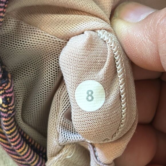 Lululemon - Picture 8 of 14